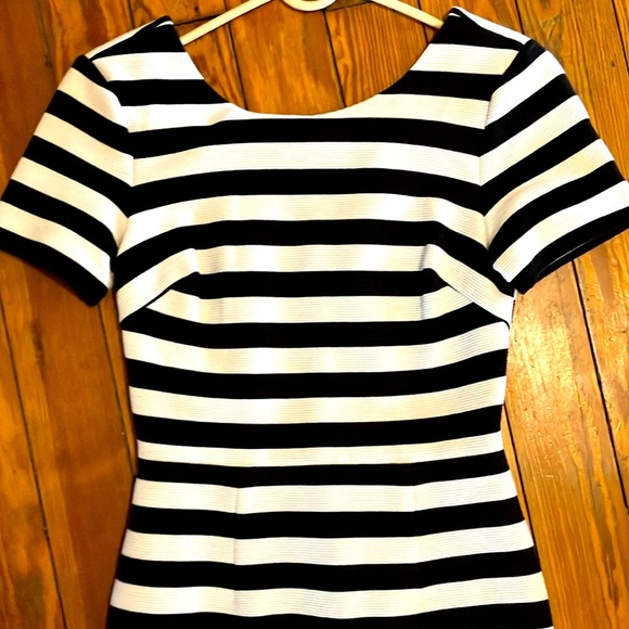 Boden Dress 👗 - Picture 2 of 7